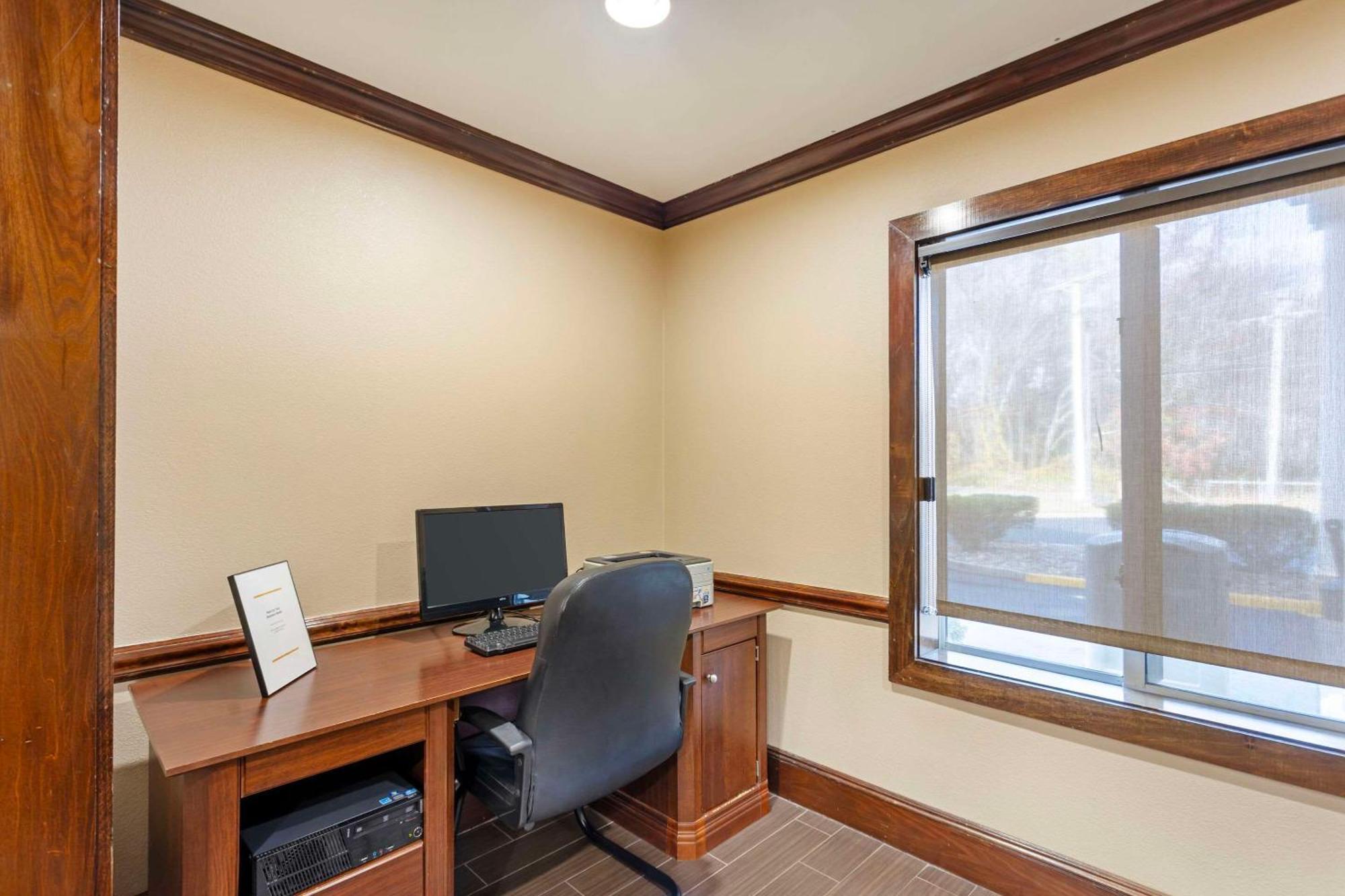 Comfort Inn & Suites Carneys Point Экстерьер фото