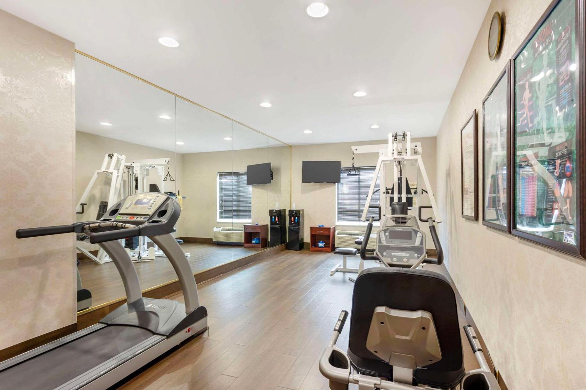 Comfort Inn & Suites Carneys Point Экстерьер фото