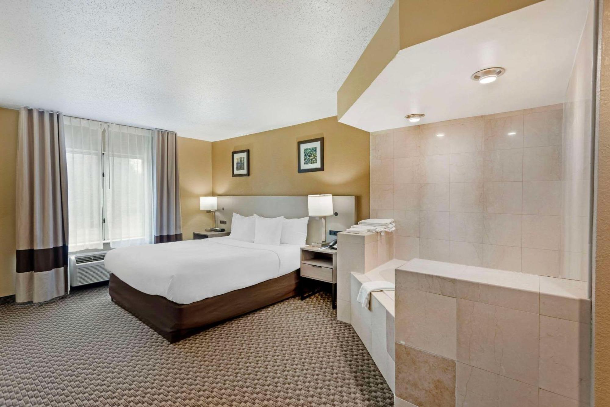 Comfort Inn & Suites Carneys Point Экстерьер фото