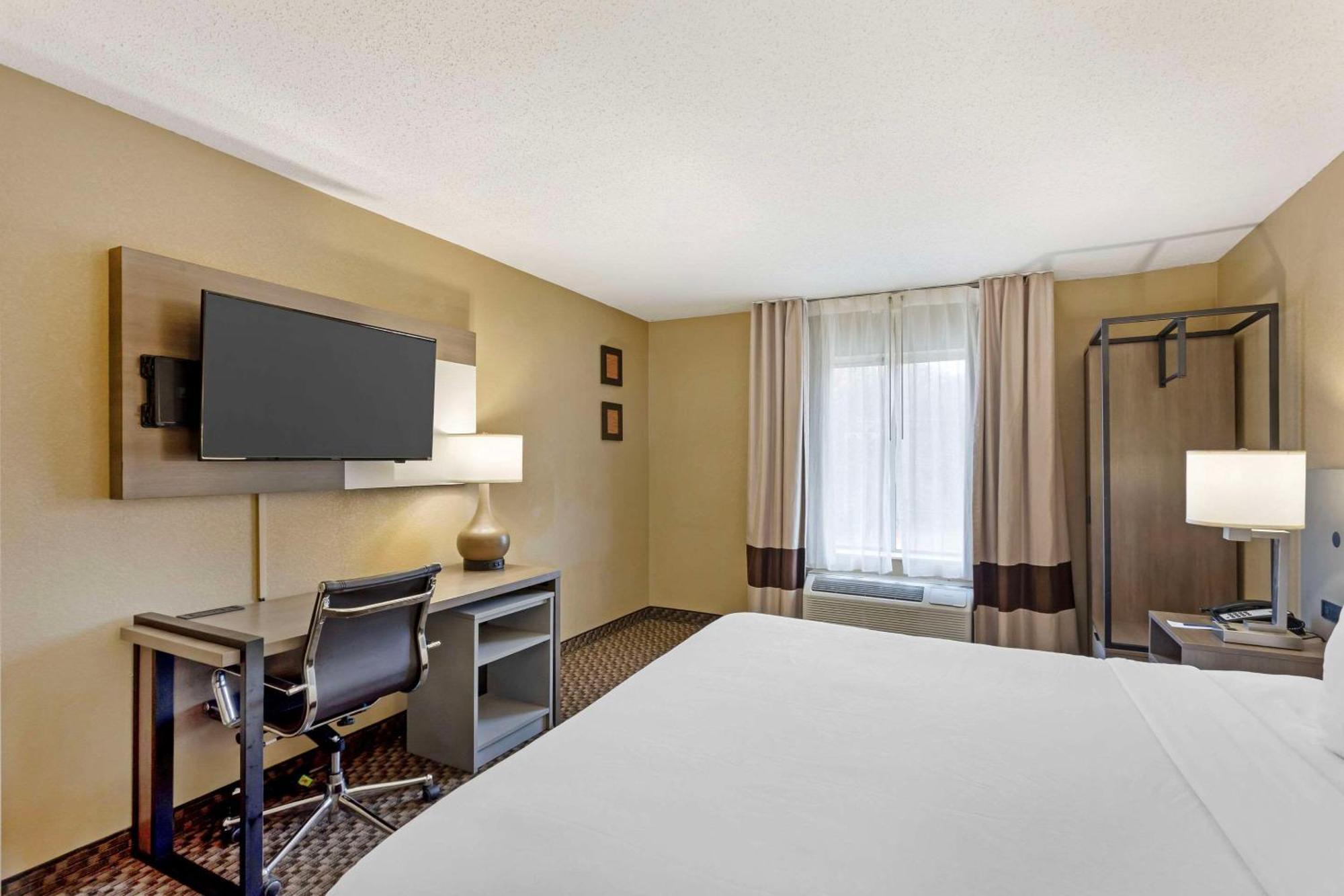 Comfort Inn & Suites Carneys Point Экстерьер фото