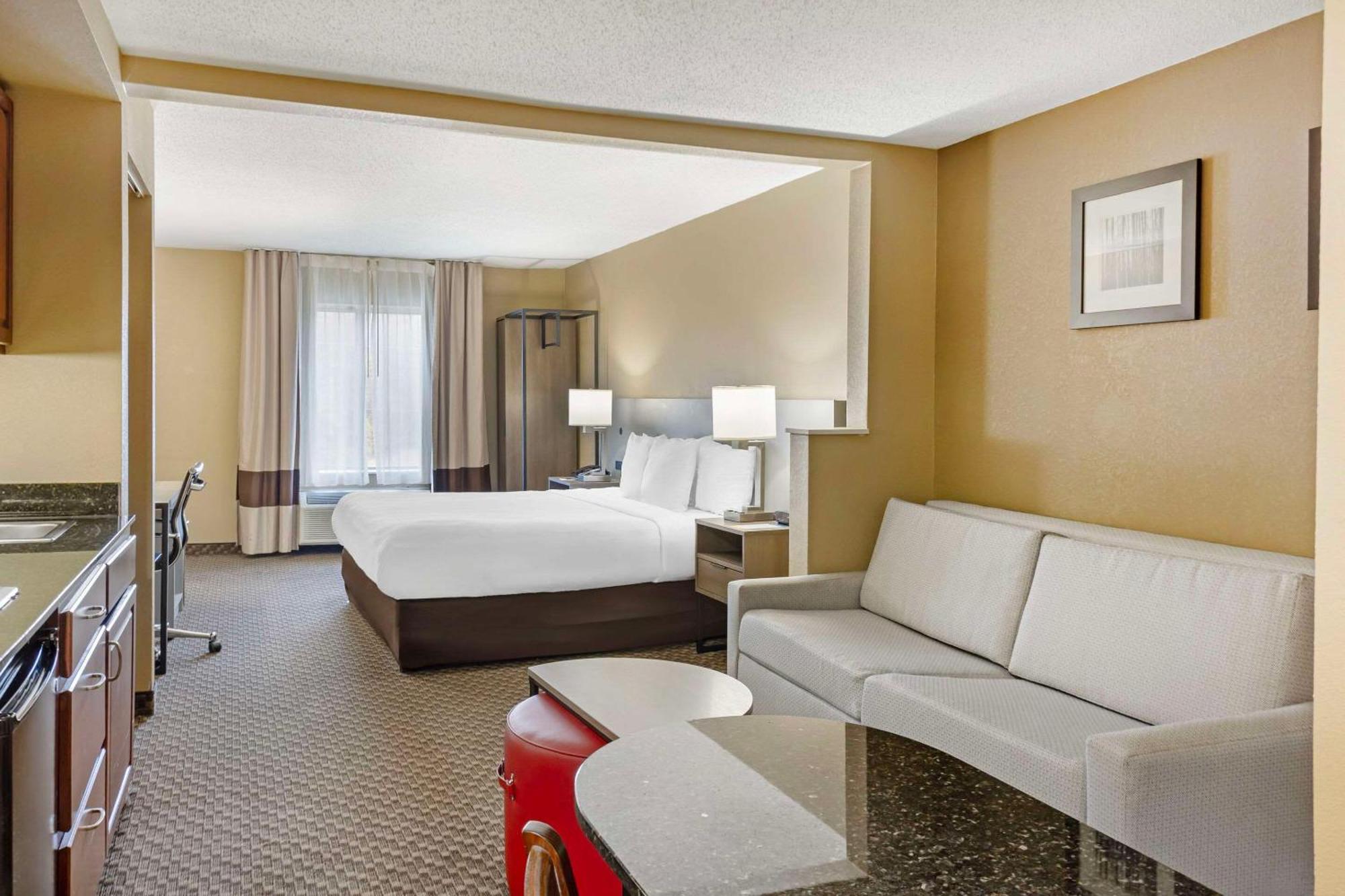 Comfort Inn & Suites Carneys Point Экстерьер фото