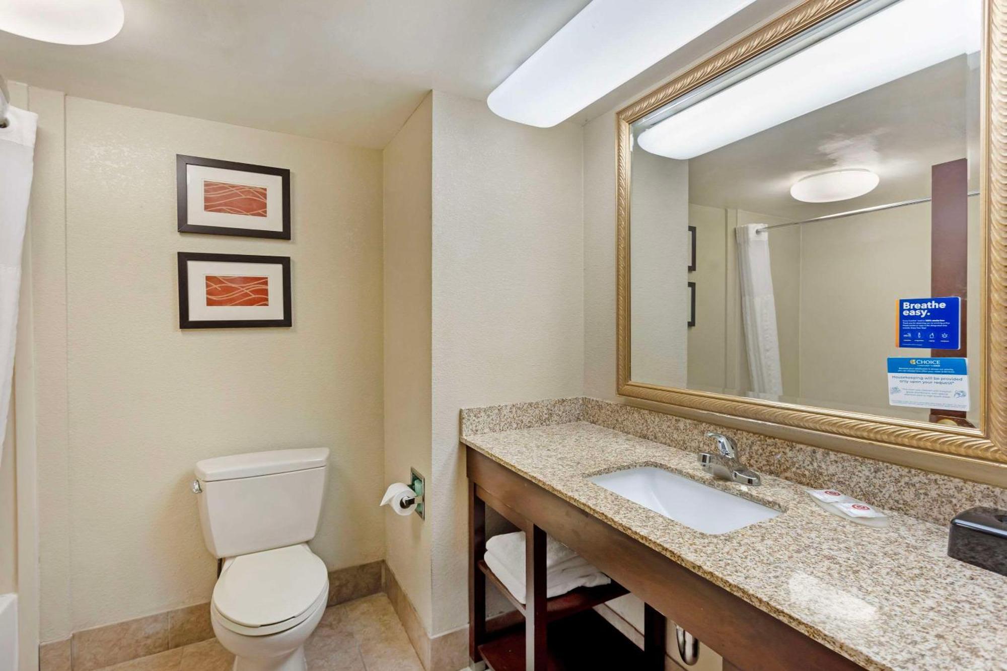 Comfort Inn & Suites Carneys Point Экстерьер фото