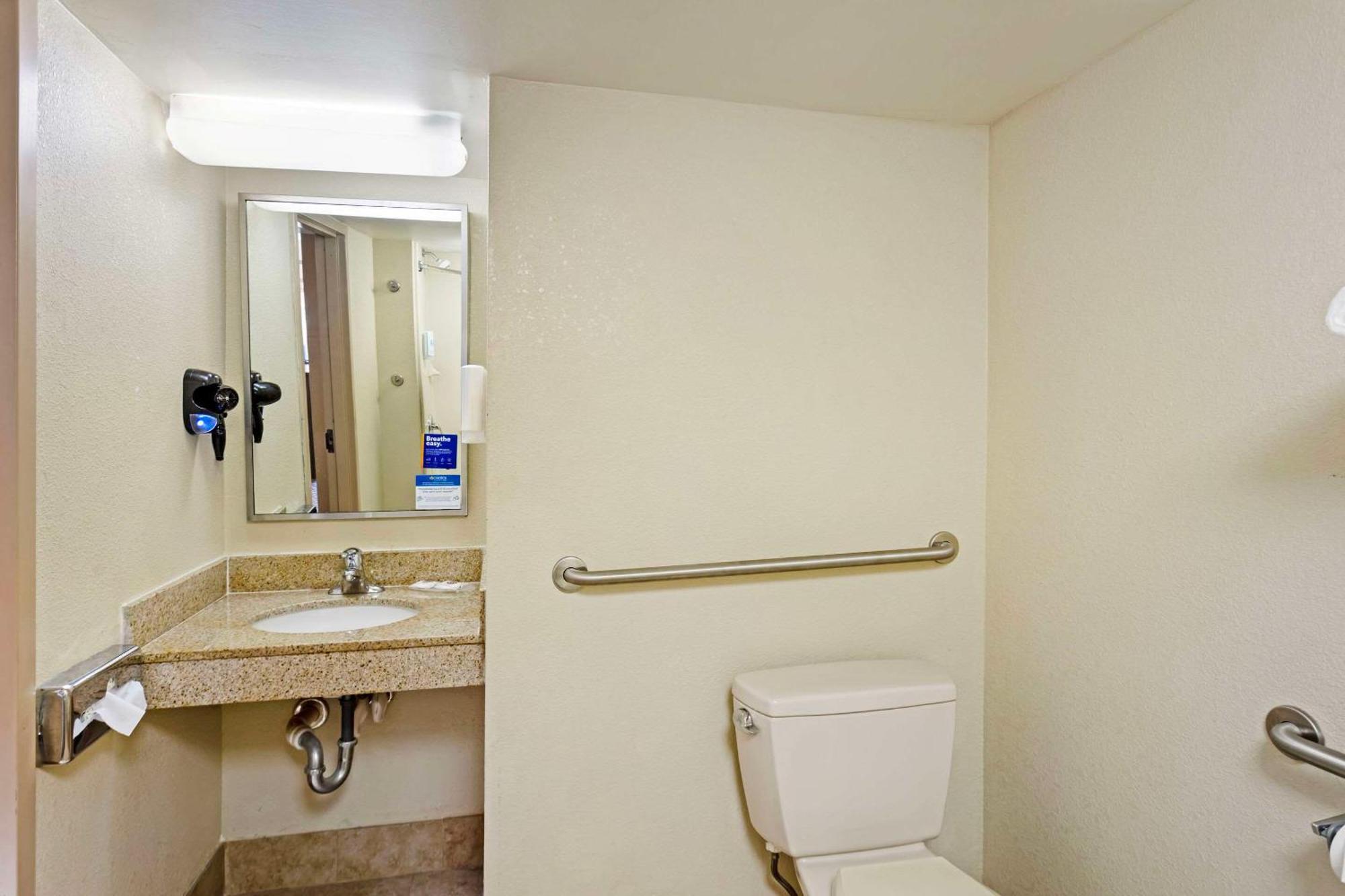 Comfort Inn & Suites Carneys Point Экстерьер фото