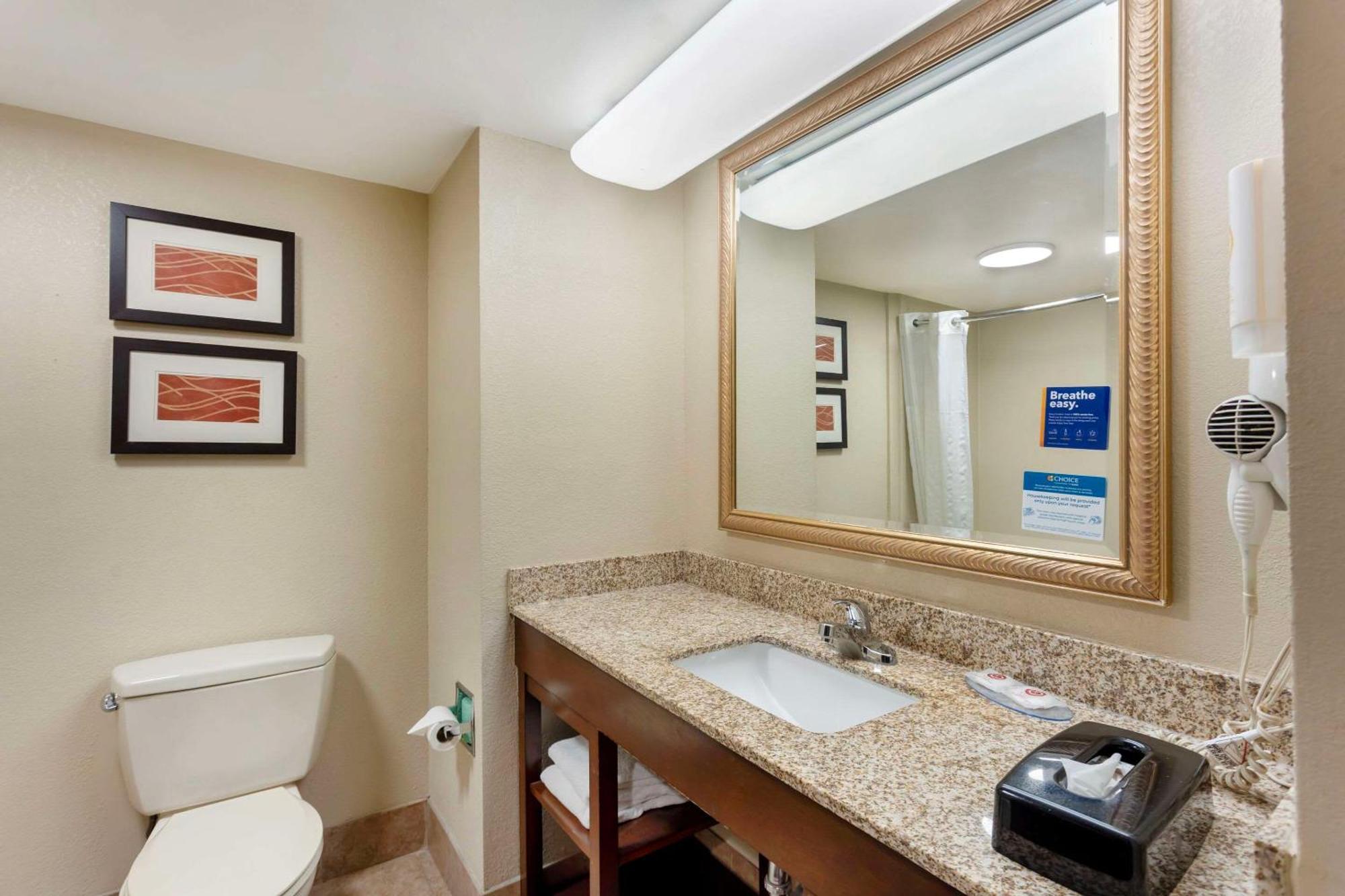 Comfort Inn & Suites Carneys Point Экстерьер фото